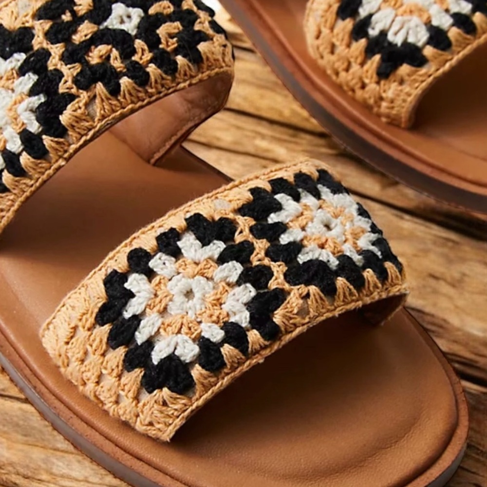 Free People Juliet Crochet Strap Slides with Floral Design in the color Wheat - Picture 3 of 10